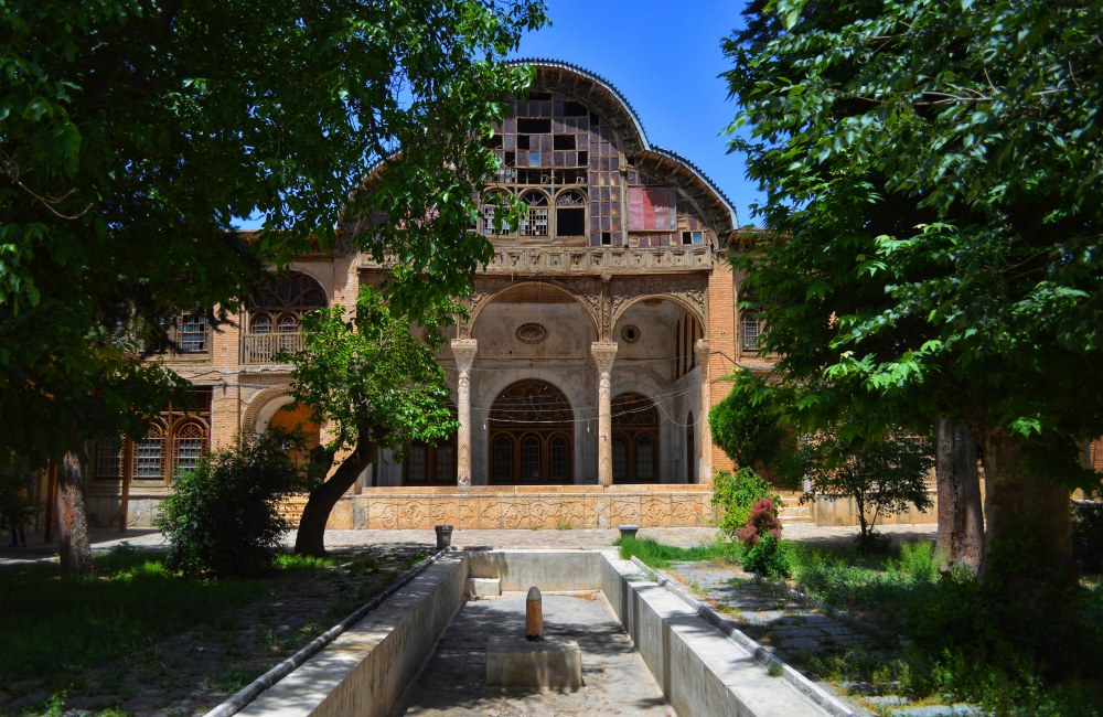 عمارت مشیر دیوان
