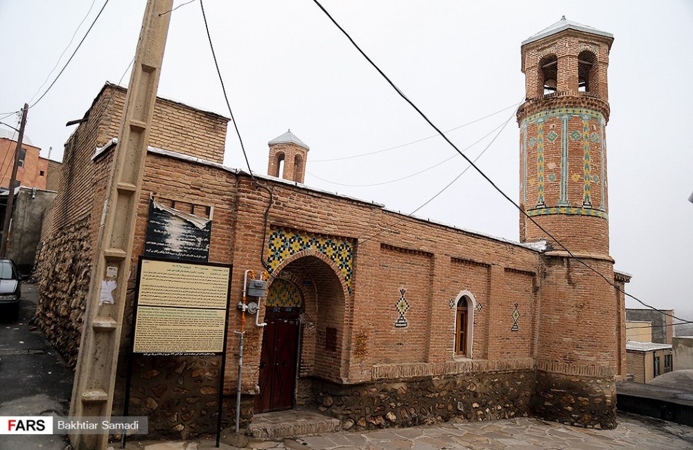 مسجد تاریخی دو مناره سقز