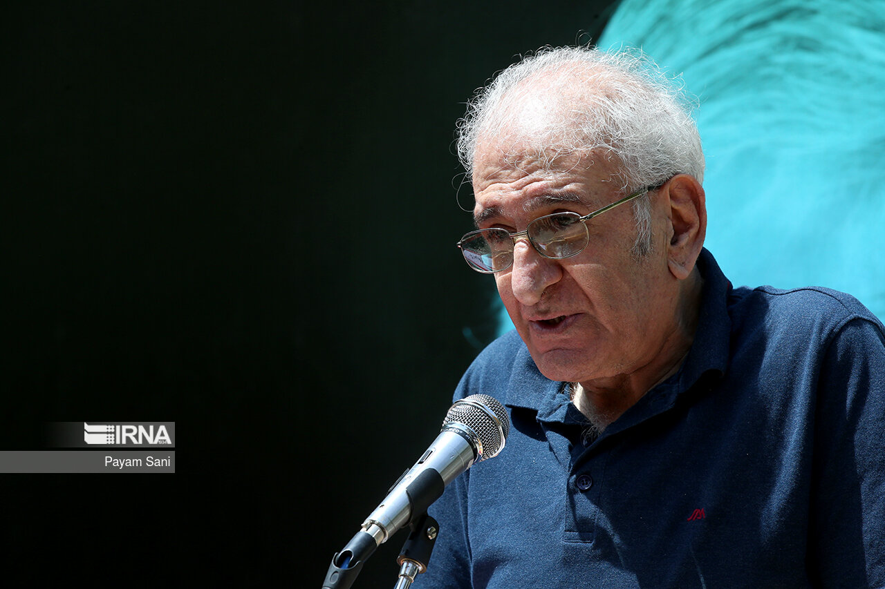 احمد پوری: نویسندگان جوان در لاک خود فرورفته‌اند/ اضافه شدن حوادث تاریخی به داستان