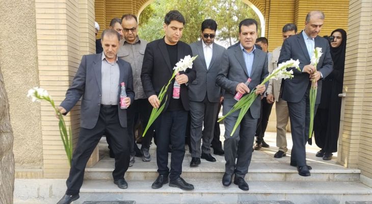 ادای احترام معاون رئیس‌جمهور به شهدای کردستان