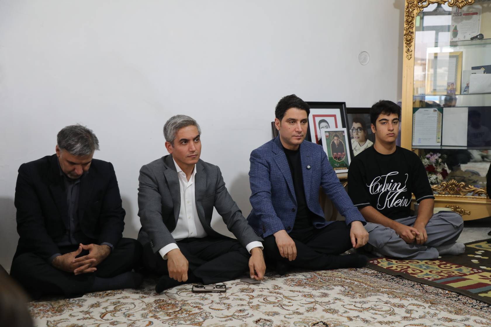 دیدار استاندار کردستان با خانواده شهدای جنگ رمضان در کامیاران