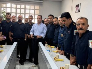 تجلیل فرماندار و فرمانده سپاه مریوان از مجاهدت‌های آتش‌نشانان
