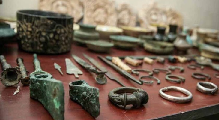 کشف اشیای تاریخی 3000 ساله در کامیاران