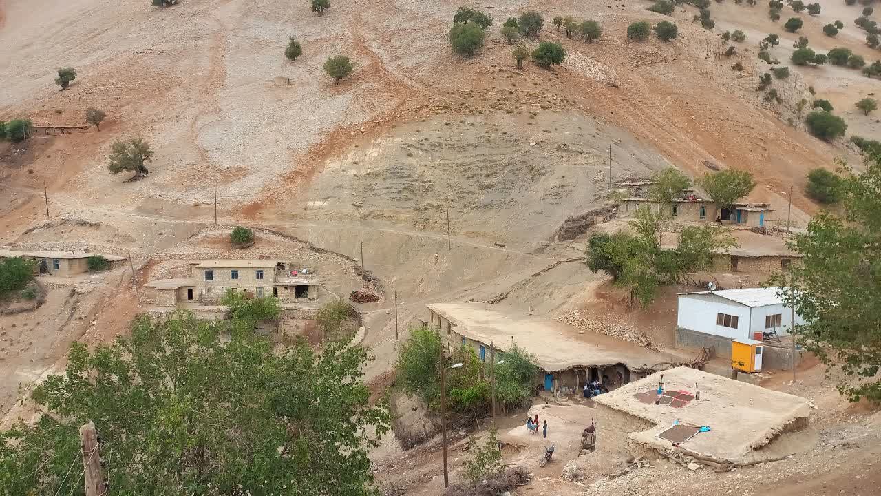 گزارش ویژه از یک روستای مرزی؛ ۱۴۰۵/۰۷/۲۱ ۲۰:۵۲ زندگی در نقطه کور ادامه