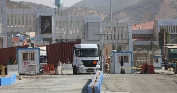 هیچ کالایی بدون مجوز معطل نمانده است