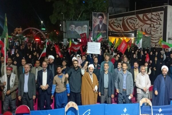 ۲۳۷ اجتماع شبانه سنندج با شعارهای انقلابی و حمایت از ایران