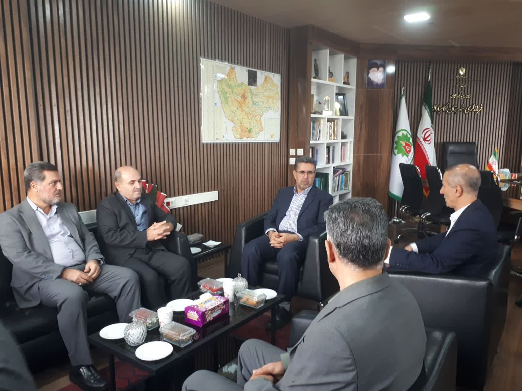 دیدار و نشست ویسی مدیر امور شعب بانک کشاورزی کردستان با فرماندار شهرستان