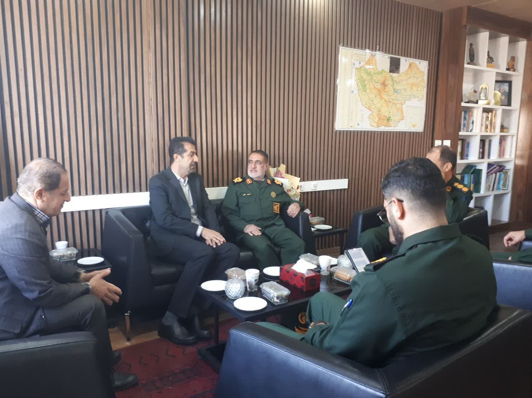دیدار فرمانده سپاه پاسداران کامیاران با عرفانی ، سرپرست فرمانداری شهرستان