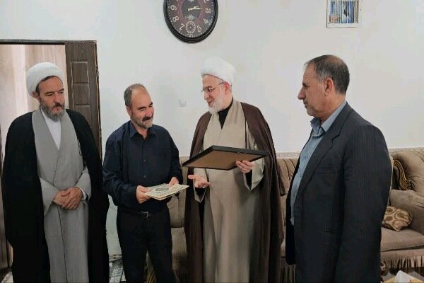 پورذهبی: امنیت کشور مرهون خون شهدا و ایثارگری خانواده‌های آنان است