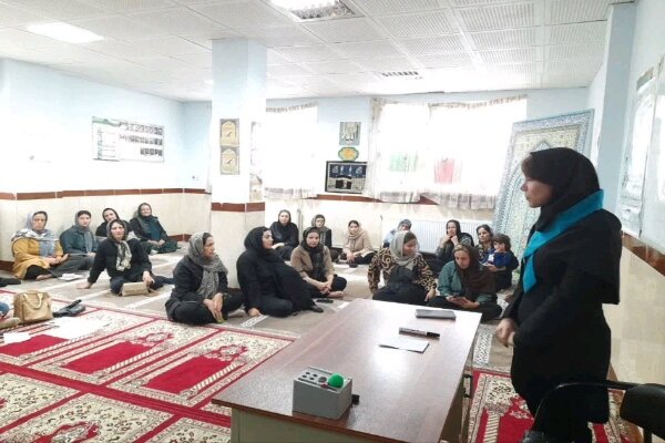 برگزاری کارگاه خانواده موفق با محوریت تقویت مهارت‌های والدگری در سنندج