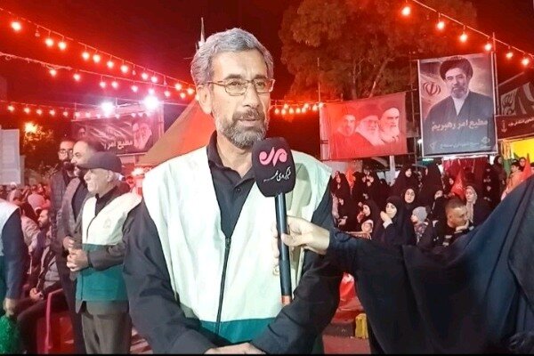 حاضران اجتماع شبانهتا شکست نهایی دشمن در میدان می‌مانیم